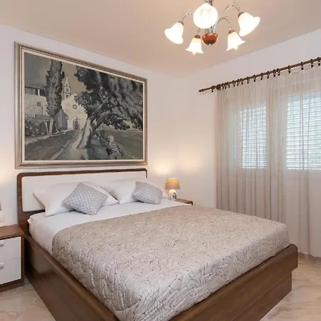 Hébergement de vacances Ferienhaus Mit Privatpool Fuer 6 Personen Ca 101 Qm In Stankovic Bei Orebic, Dalmatien Sueddalmatien *