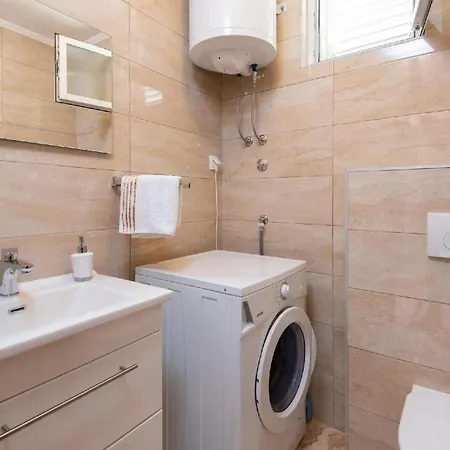 Ferienhaus Mit Privatpool Fuer 6 Personen Ca 101 Qm In Stankovic Bei Orebic, Dalmatien Sueddalmatien Hébergement de vacances *
