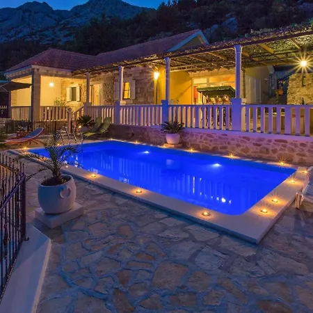 Ferienhaus Mit Privatpool Fuer 6 Personen Ca 101 Qm In Stankovic Bei Orebic, Dalmatien Sueddalmatien Hébergement de vacances