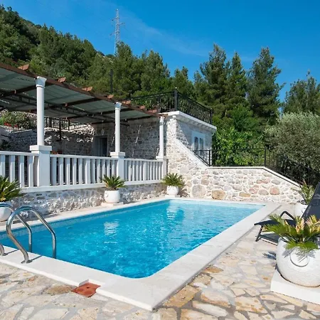 Ferienhaus Mit Privatpool Fuer 6 Personen Ca 101 Qm In Stankovic Bei Orebic, Dalmatien Sueddalmatien بيت للعطل